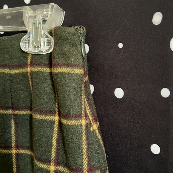 Green Plaid Skirt - Picture 5 of 7